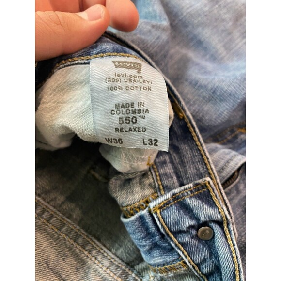 Levis 550 Men Relaxed Fit Blue Jeans Medium Wash Distressed Denim 36x32 EUC - Picture 3 of 10